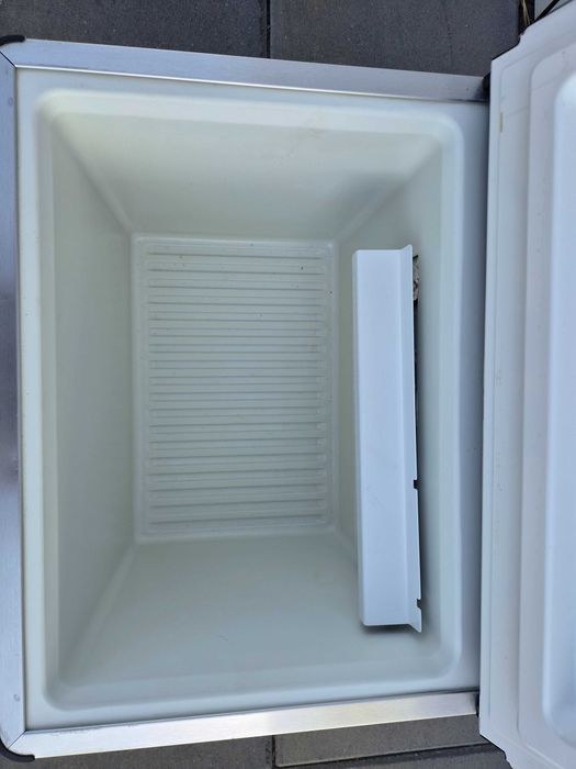 Lada frigorifica hibrid/absorbtie Dometic RC2200EGP - 41L (Gaz 30 mbar / 230V / 12V)