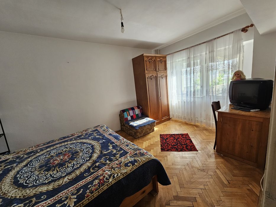 Ofer spre inchiriere apartament 2 camere decomandate parcul Catedralei