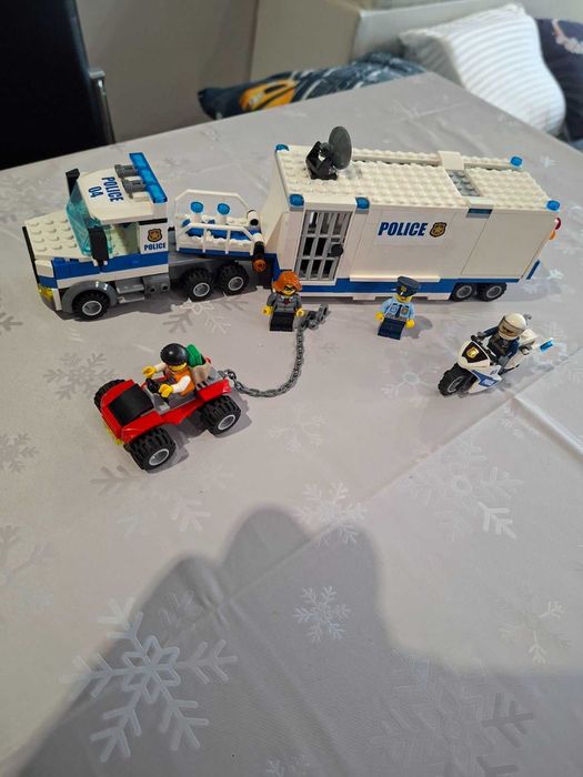 Продавам лего 60139