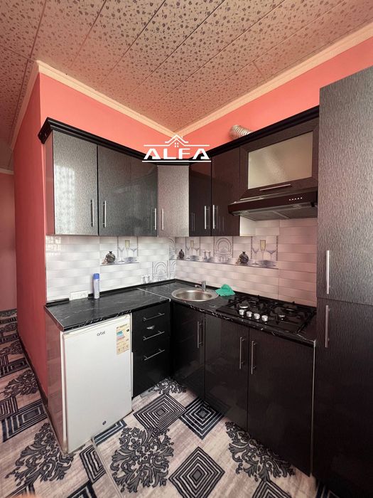 1 xonali kvartira sotiladi