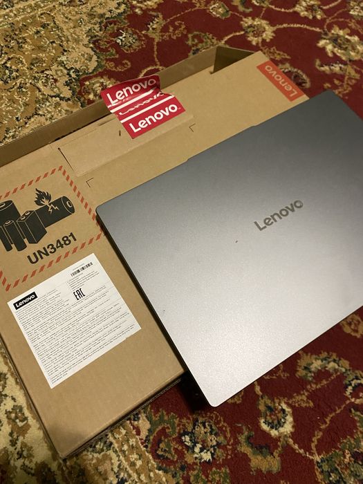 Lenovo IdeaPad Slim 3 15IRH10