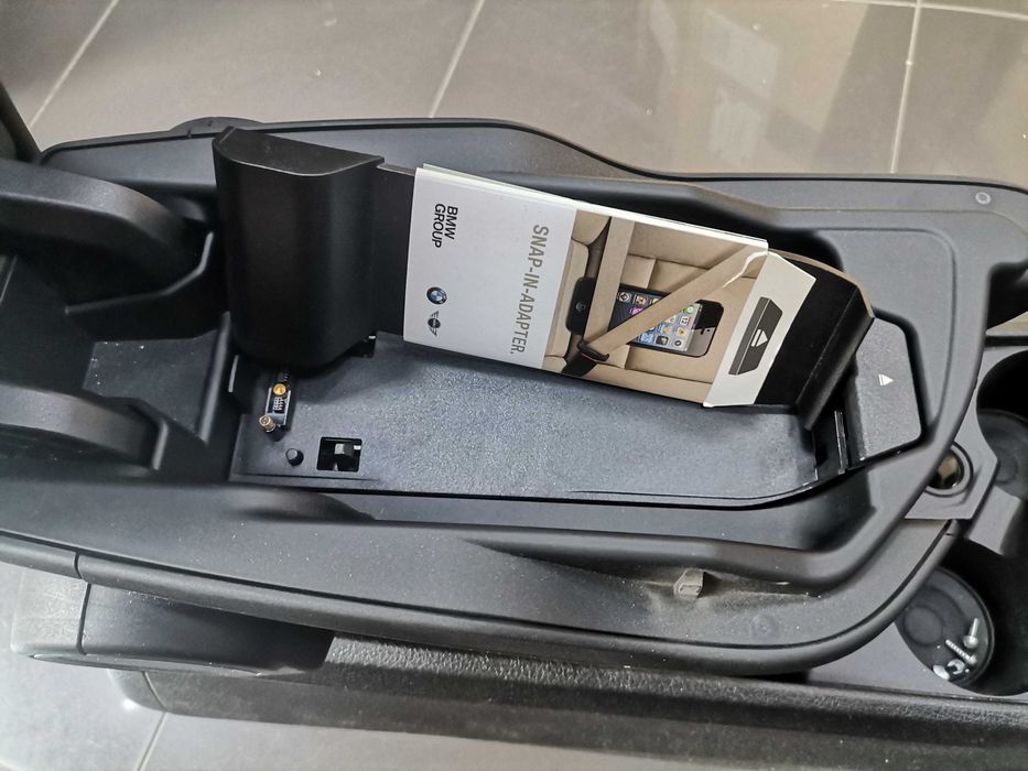 Централна Конзола BMW F45 F46 Комплект Индукционно Зарядно