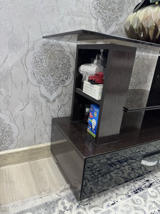 Подставка для телевизора , и прочих вещей