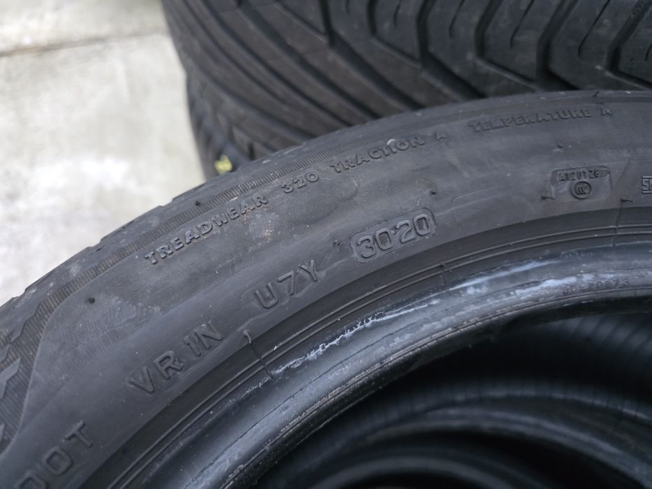 2бр Летни гуми 225 50 18 - Bridgestone