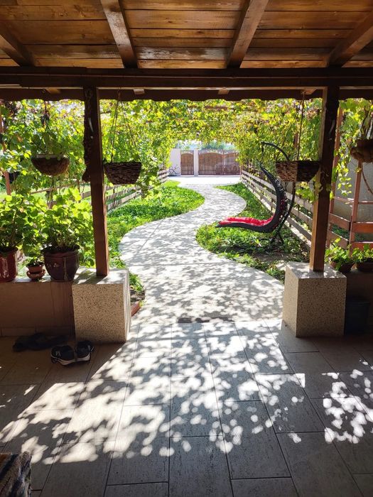 Casă de închiriat în regim hotelier!