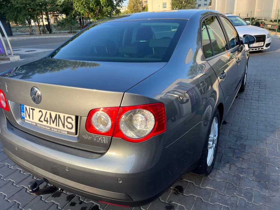 Volkswagen Jetta 1.9 TDI Comfortline, 105CP, Navigatie Auto, 2 seturi complete roti