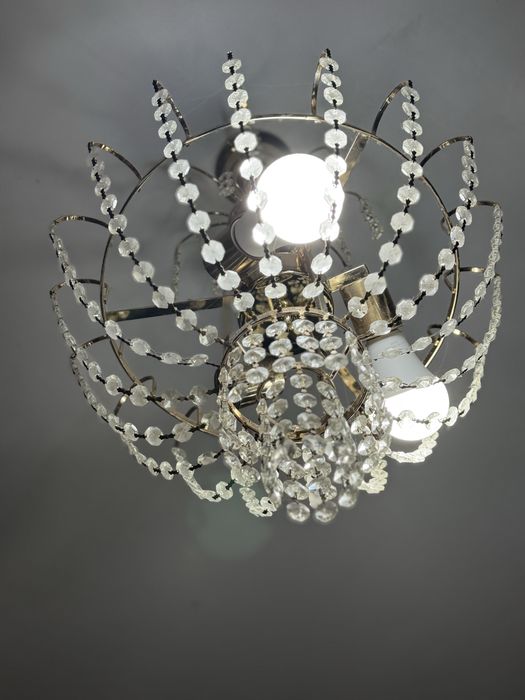 Продам люстры одинаковые 2 шт