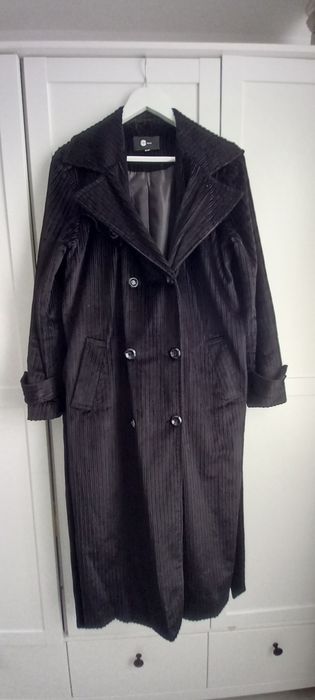 PARDESIU VELUR, dama,marca TGH ,mărimea 38,culoare negru.