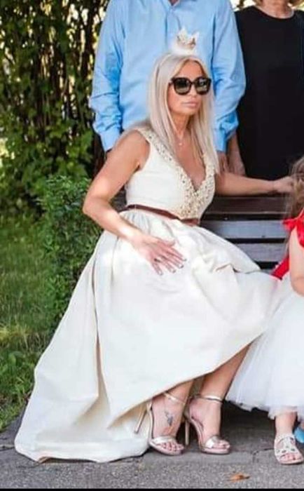 Rochie brocard si perle