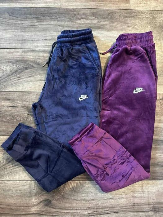 Pantaloni dama diferite modele