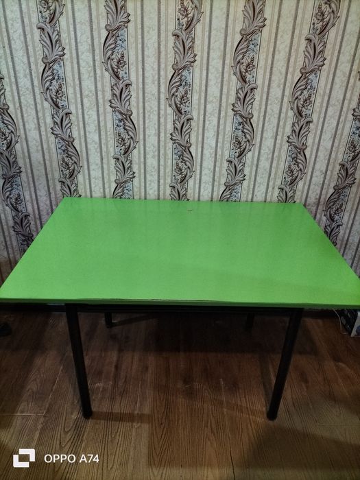 Продается кухонный стол