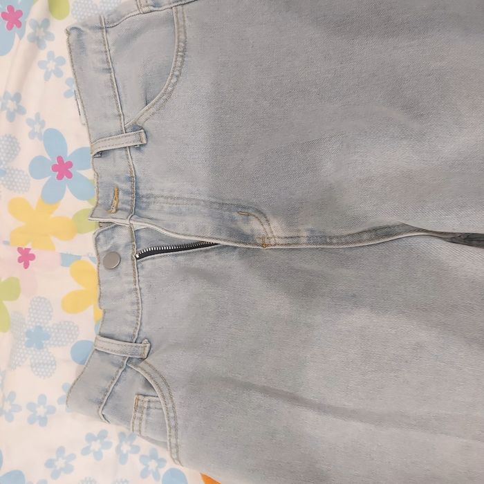 Беги джинсы новые носил только 1 раз