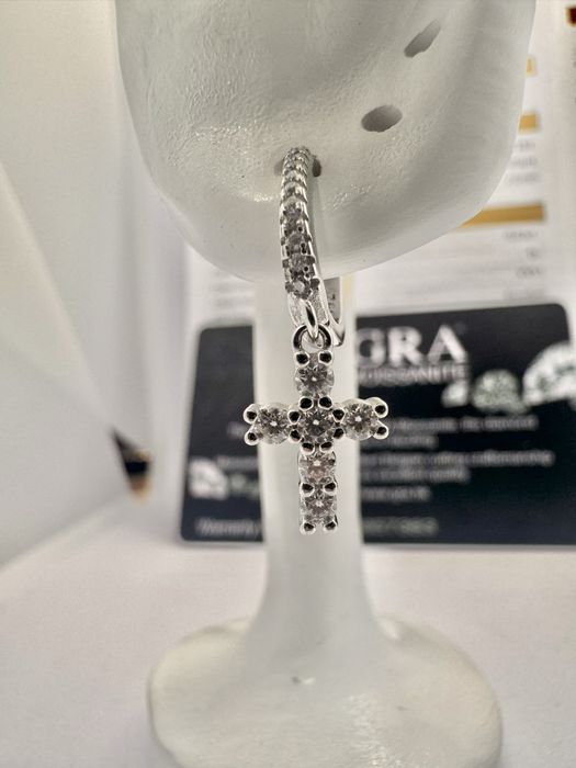 Сребърни обеци кръстчета с мойсанит (Диамант)