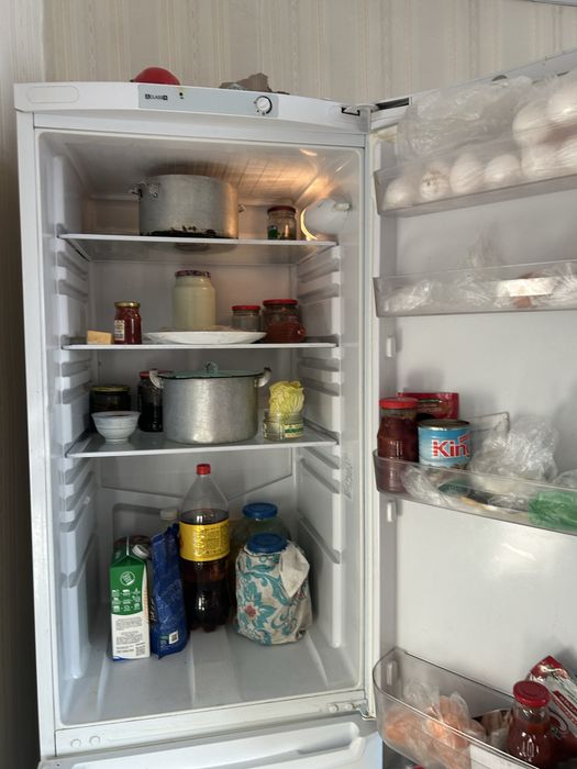 Холодильник Inesit бу в хорошем состоянии