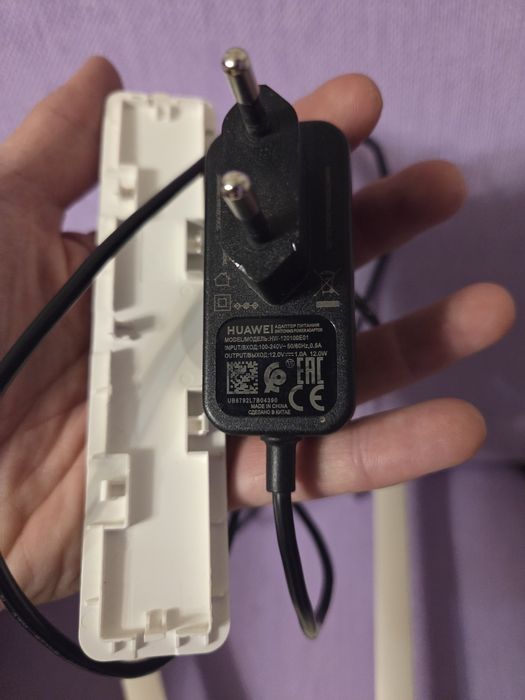 Роутер Huawei модель B535-232