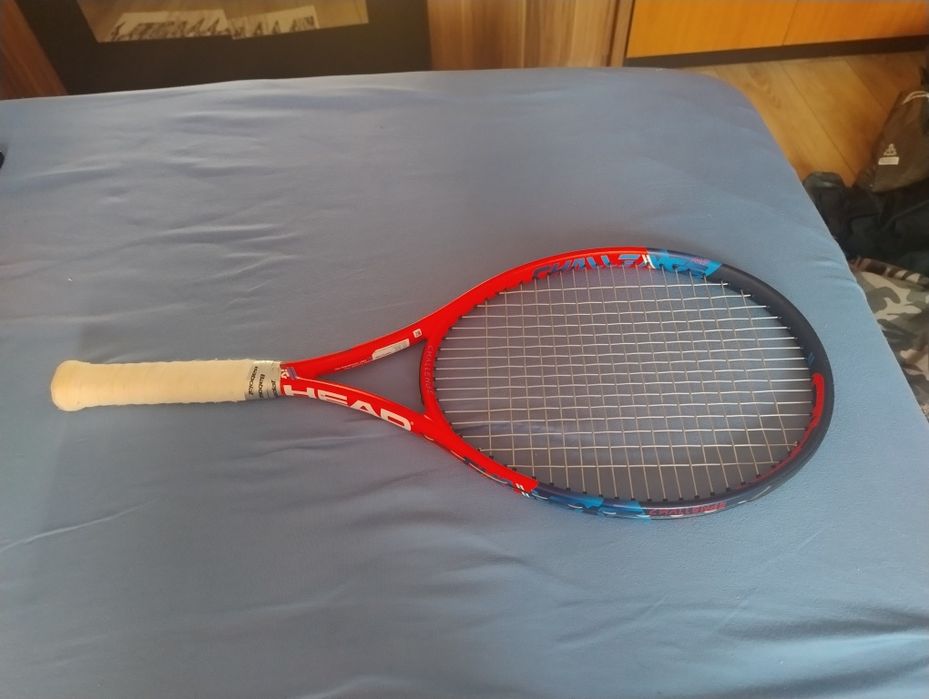 Rachetă pentru tenis de câmp