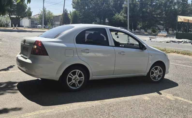 Продаётся своя состояние отличное