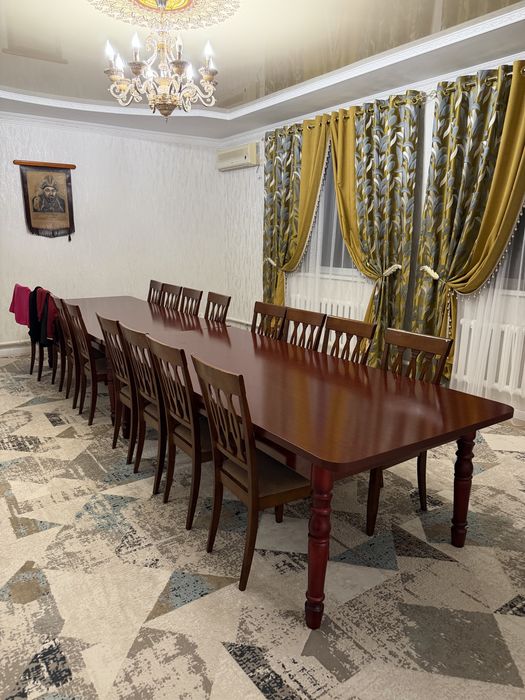 Стол со стульями