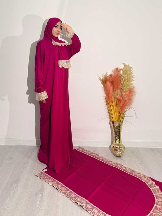 Намазник с хиджабом, Женское молитвенное платье с молитвенным ковриком