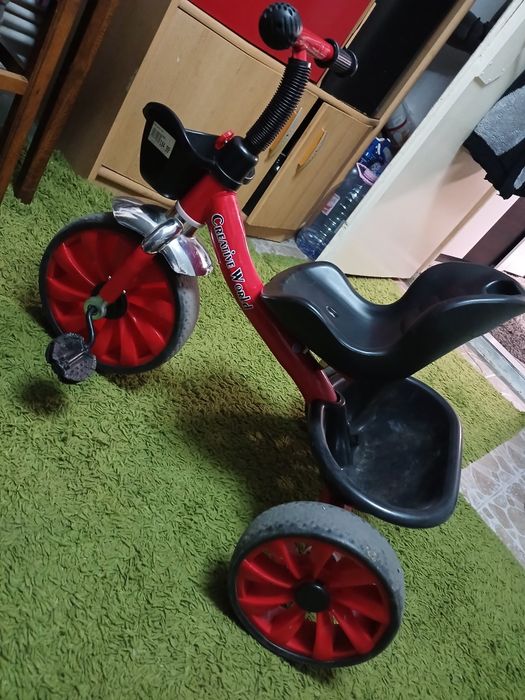 Bicicleta 3 roti  cu pedale