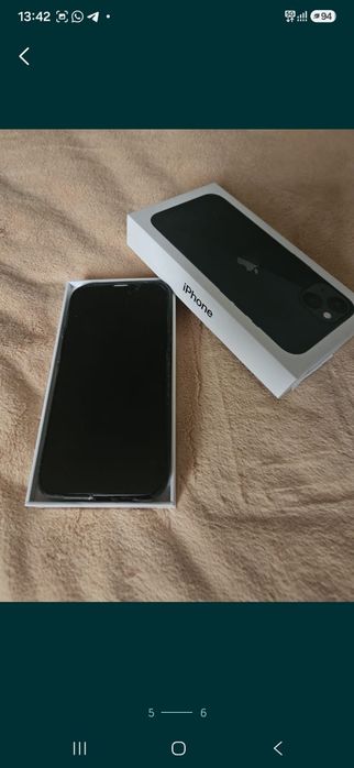 Мобильный телефон IPhone 13