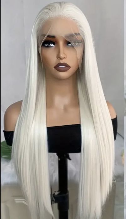 Perucă milky white 56 cm