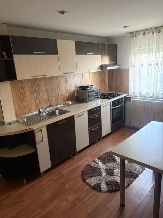 Inchiriez apartament!!