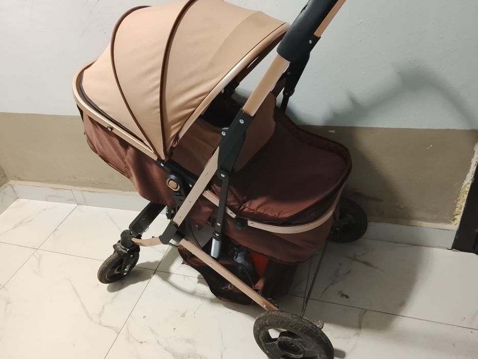 Срочно отдам каляску пользовались 7 мес