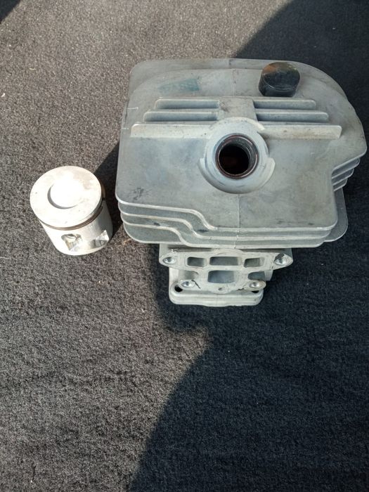 Vând set motor original husqvarna 130, 135 mark 2