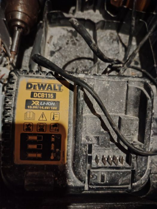 Bormasina DeWalt DCD796