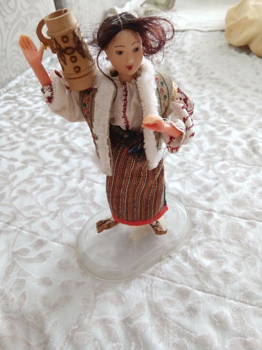 Figurina papusa taranca cu ulciorul fabricata in oradea
