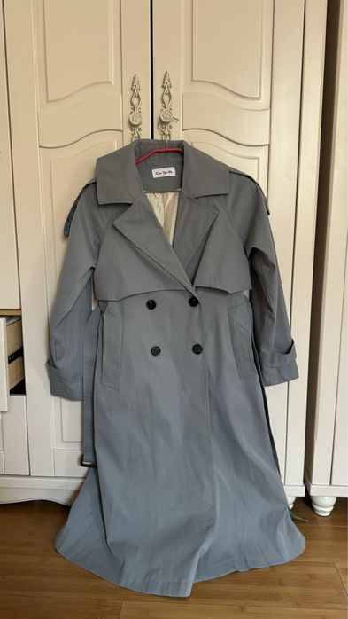 Тренч нежно голубого цвета