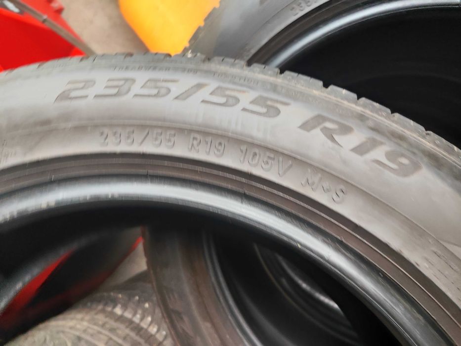 2бр. всесезонни гуми 235/55/19 Pirelli