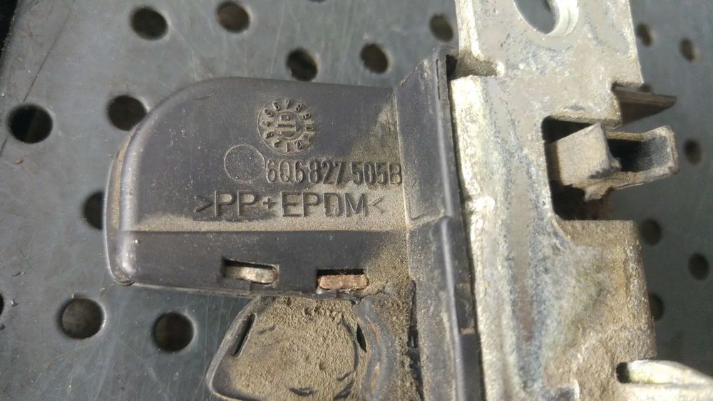 Broasca haion vw polo 9n 6q6827505b