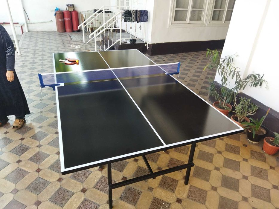 Теннисный стол складной.