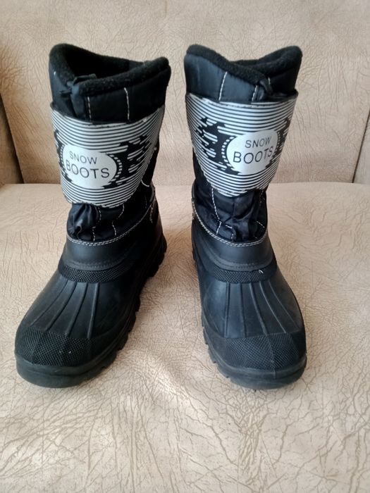 Шапка ушанка ,сапоги для мальчика