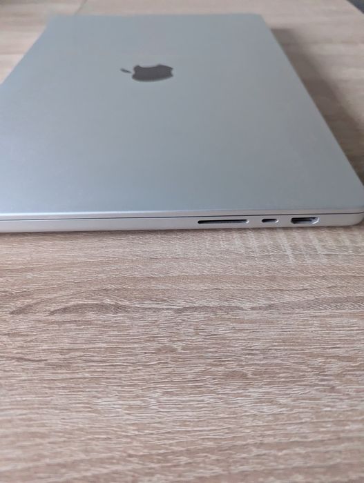 Продажба на MacBook 16" M4 Pro 24/512 silver