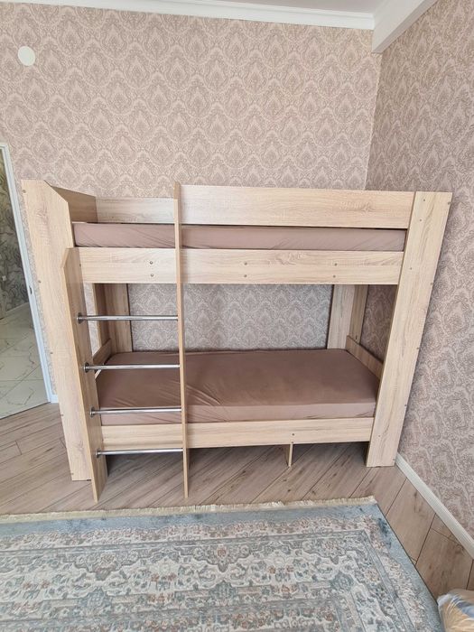 Двухярусная, детская кровать.