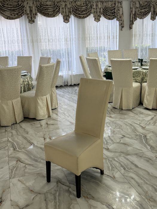 Scaune elegante pentru evenimente - stare foarte buna