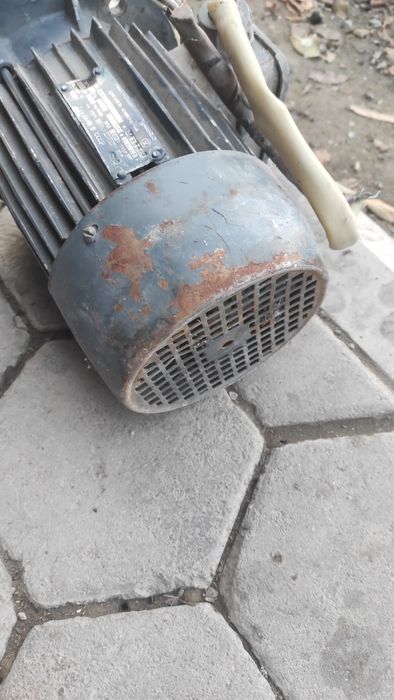 Электро двигатель асинхронный