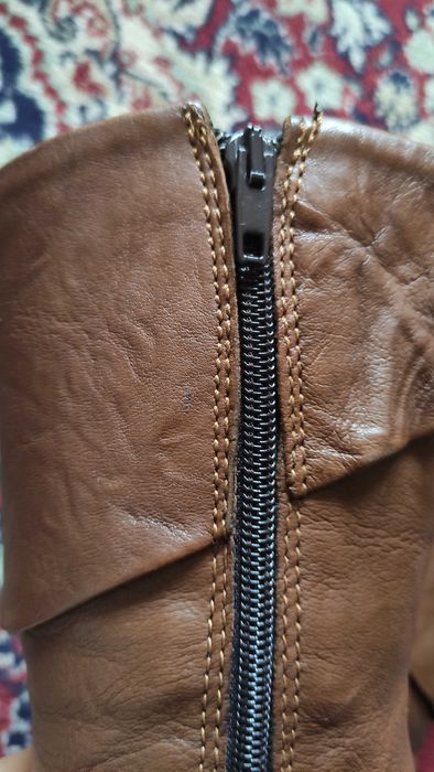 Cizme din piele naturala marca Carla Selini.