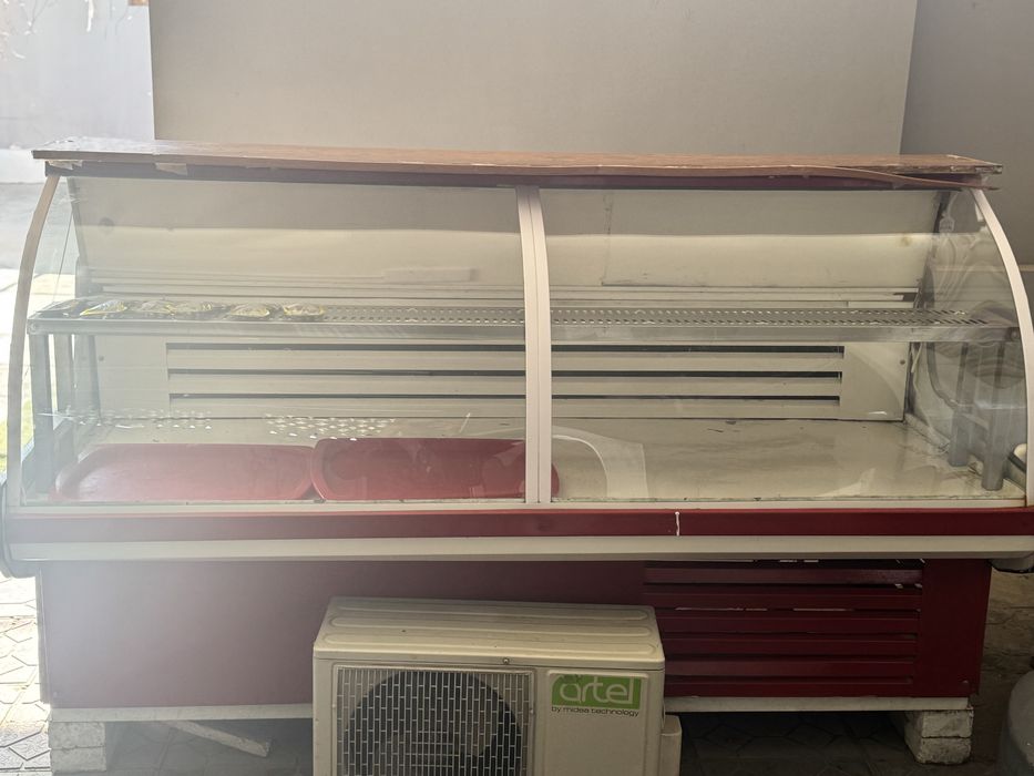 Haladinik vetrina 2mt