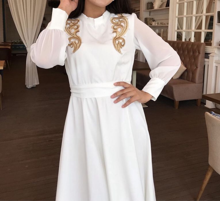 Продам белое платье