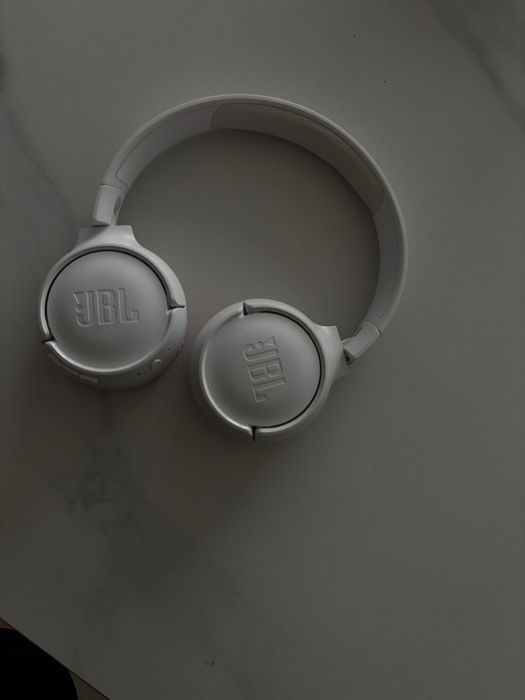 JBL слушалки безжични