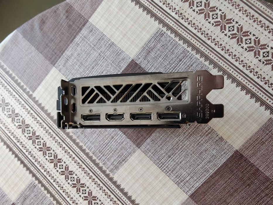 Видеокарта Sapphire Radeon RX 7600 Pulse 8GB