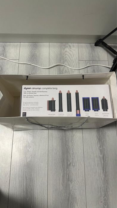 Dyaison, Dyson Di Дойсын Дайсын