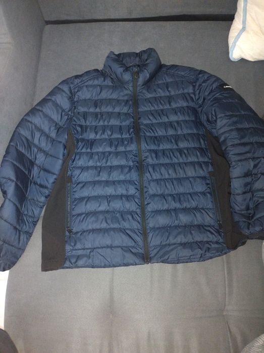 Vând geaca calvin klein