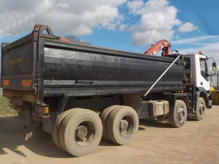 Basculabila Iveco Trakker 8X4 cu macara HMF 2007