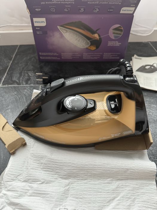 Philips Azur Seria 7000, model DST7040/80