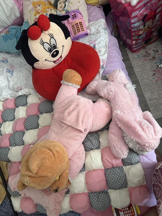 Играчки и аксесоари за игра с кукли